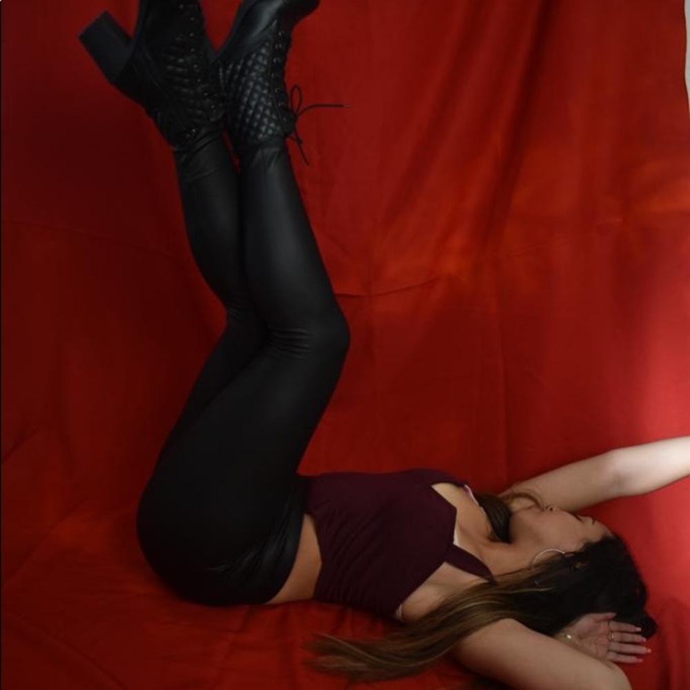 Beautiful synthetic leather legging, burgundy wine color top.  Each piece 20$